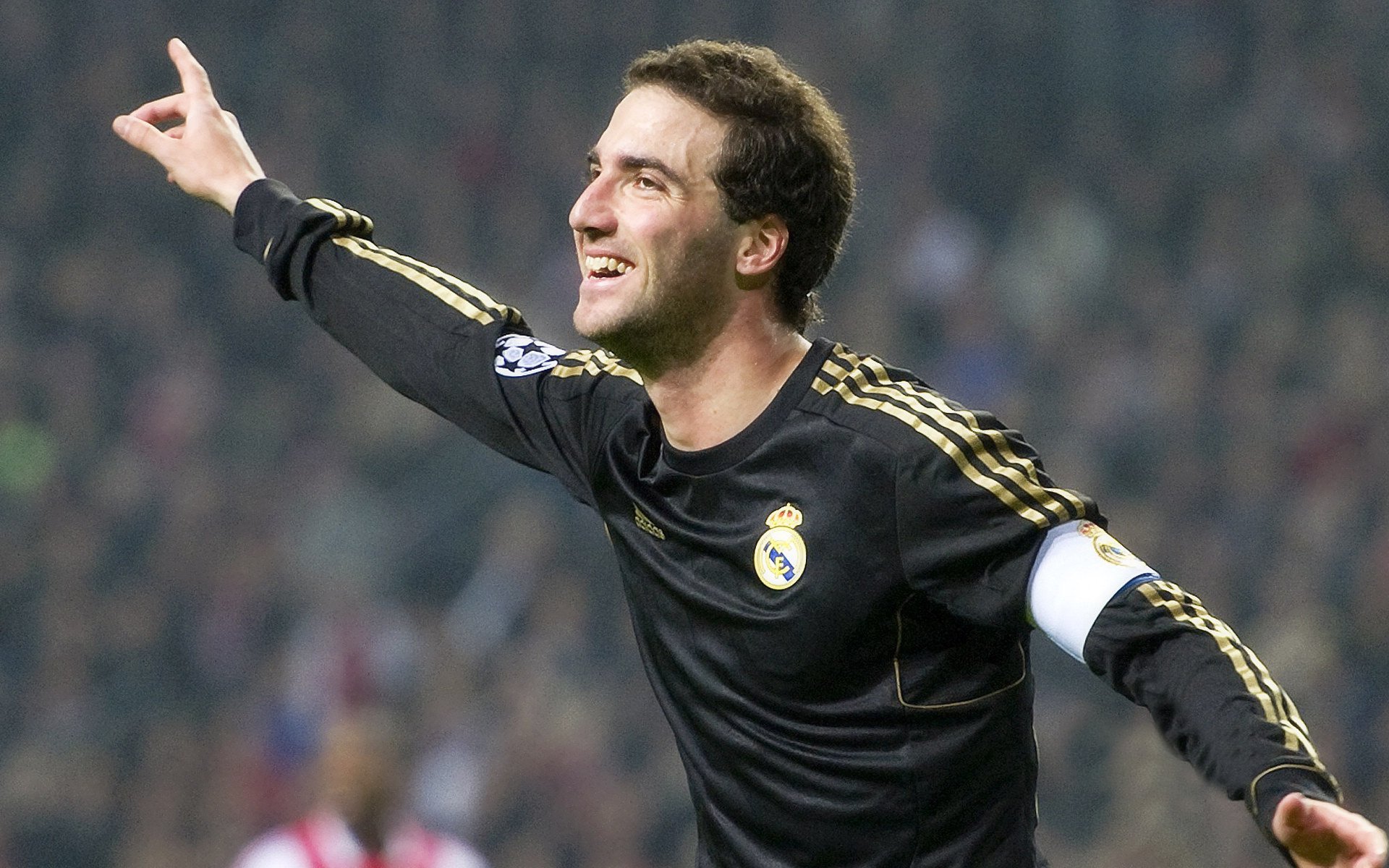 洛杉矶FC主帅谈战术调整，力求突破，洛杉矶fc老板