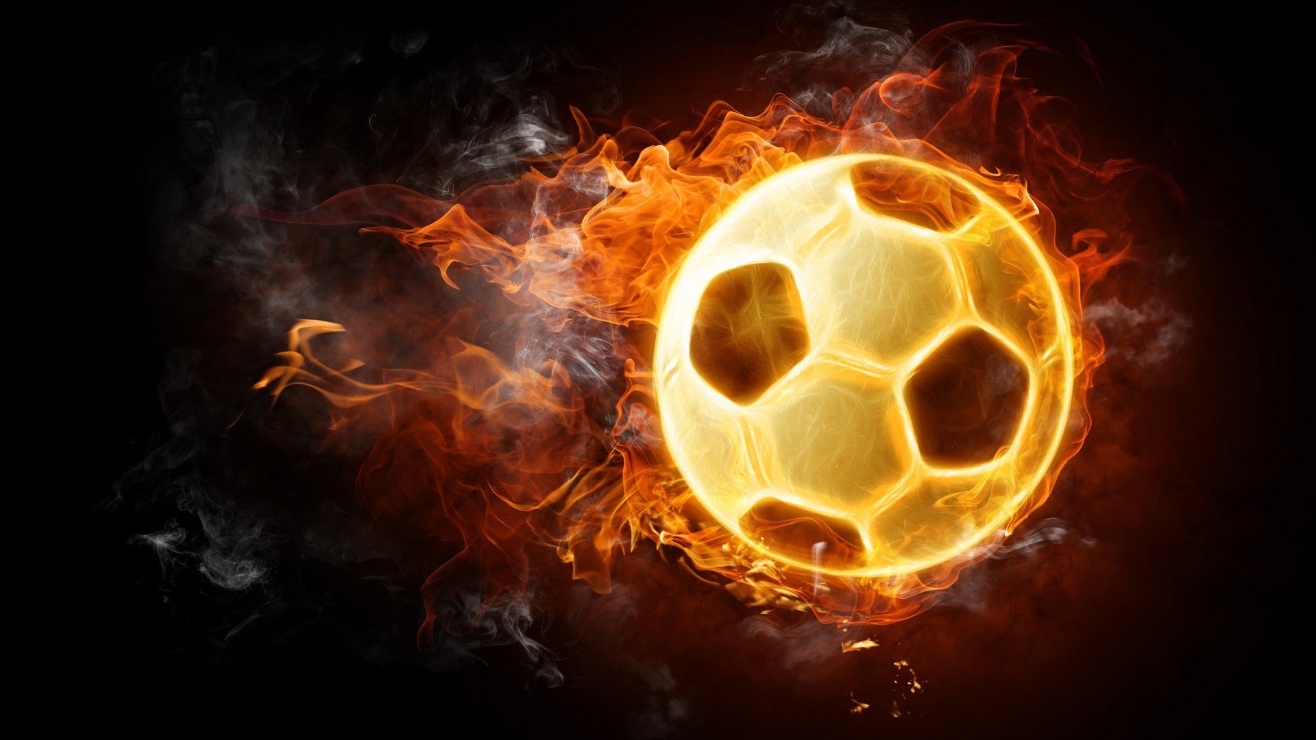 激烈角逐:球场上的火药味愈发浓厚,足球场上球迷放的烟火